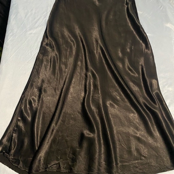 ZARA SATIN EFFECT MIDI SKIRT BLACK M - Picture 2 of 13